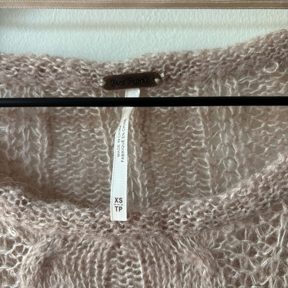 Free People Angel Soft Pullover Seeater  Pink‎ and Tan Jumper Sz XS - Picture 6 of 7